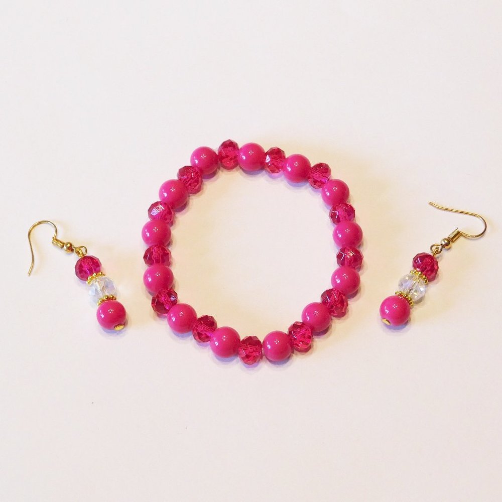 Handmade Magenta Stretch Bracelet & Earrings - 7"